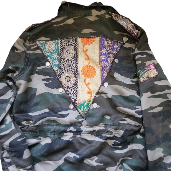 Beautiful Stories Size Small Camo Military Jacket - Picture 2 of 4
